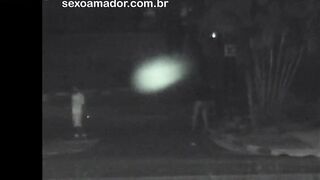 Man records video of prostitute making point in São Paulo avenue - Brazil