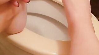 Feet in Toilet Masturbate - EraBenjami