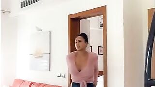 Astrid Nelsia (influencer) try hot tight outfits