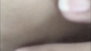 Horny Pinay Cums in the Morning