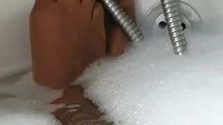 Solo instagram ebony rea fit bathing sexy feet and toes