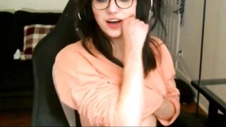 Twitch Streamer Tricked into Boob Slip LOL