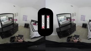 VR Sex With A Catwoman Carmen Caliente Only on VRCosplayX