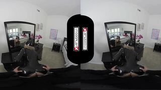 VR Sex With A Catwoman Carmen Caliente Only on VRCosplayX