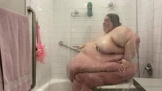 USSBBW in the shower