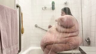 USSBBW in the shower