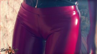 Dominatrix in Latex PVC / Leggings | Cameltoe