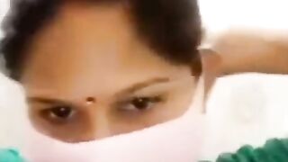 Hot bhabi show boobs to her boyfriend