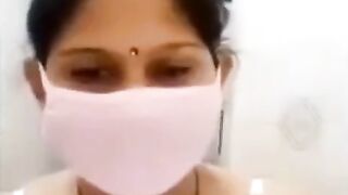 Hot bhabi show boobs to her boyfriend