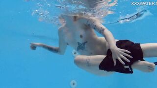 Mimi Cica hottest babe shows naked body underwater