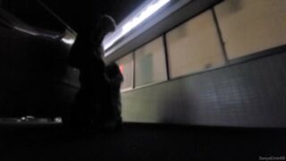 車通りの多い国道の真横でエッチしちゃいました♡興奮でびちょびちょ