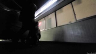 車通りの多い国道の真横でエッチしちゃいました♡興奮でびちょびちょ