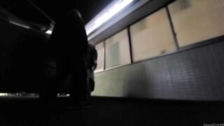 車通りの多い国道の真横でエッチしちゃいました♡興奮でびちょびちょ