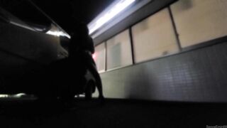 車通りの多い国道の真横でエッチしちゃいました♡興奮でびちょびちょ