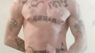 Tattooed big hunk jerked off his huge big juicy cock!