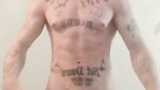 Tattooed big hunk jerked off his huge big juicy cock!