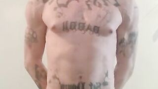 Tattooed big hunk jerked off his huge big juicy cock!