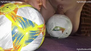 #14 Baise d'un ballon de Futsal