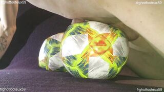 #14 Baise d'un ballon de Futsal