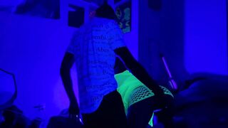 black light Teasin