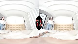 Vrlatina - Cute Latina Kenia Queen VR