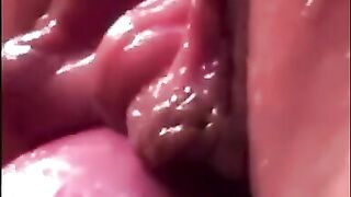 Turk Yakin cekim am surtme girme sikme. ASMR: Close up wet pussy sounds and girl moans.