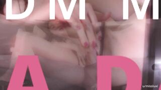 Miss Luxi : Striptease during a cam (teaser)an