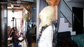 アルミニウムマミーで呼吸制御&ヴィーナス2000！手コキ！Aluminum Foil Duct Tape Mummification, Rubber Mask and Pink Zentai Suit