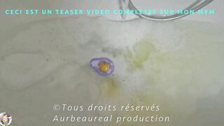 AURBEAUREAL t'invite dans son bain pour la baiser