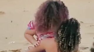 Lesbians Fuck Beach