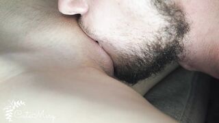 AMATEUR EATING PUSSY - TEEN CLIT LICKING CLOSE UP UNTIL SHE CUMS