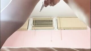 giantess gets an orgasm from a vibrator