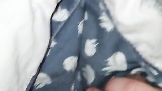 Step Mom Challenged Step Son to last 15+ Seconds on fast handjob