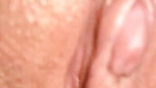 EXTREME CLOSEUP RIDING CREAMPIE