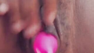 Ebony plays with pussy snd squirt with lush toy