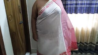 Desi Mallu Aunty ka bada doodh latak raha hai, yah dekh kar maine uski Chudai ki - Indian desi aunty fucked by neighbor