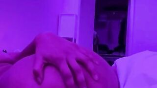 Thick Ass Light Skin Puts in Butt Plug for the first Time