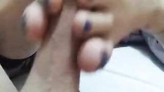 reverse footjob cum pov