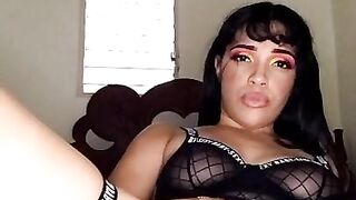 Latina multi orgásmica se masturba y se exita muy caliente