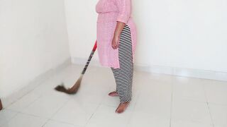 Desi Hot maid ko mast coda malik ke Beta aur unki Gand phada diya - destroyed her Big ass & Huge Cum Inside (Tamil Sex)