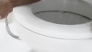 Cute and tiny pinay piss in toilet