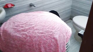 Desi Bhabhi bathroom mein kapde dhote hai jab devar aya uski moti gand jabardasti chudai (Huge cum Behind her) Hindi sex