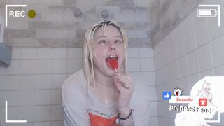 ???????? Wet t-shirt with lollipop in the shower ????????