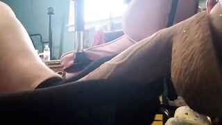 Hot BBW Teen in Ankle Socks Gives Sexy Foot Job!