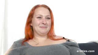 Ersties - Charlotta hat eine Menge zu bieten und heissen Spass mit ihrem Vibrator