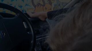 Selena's tasty blowjob swallow in a car