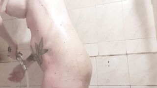 Yoyeur: showering & choco scrub POV!