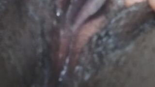 Pounding tight black pussy with a shaver handle (masterbation)