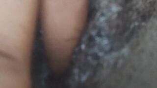 Pounding tight black pussy with a shaver handle (masterbation)