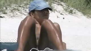 Nude beach more boobs bums and pussy shows